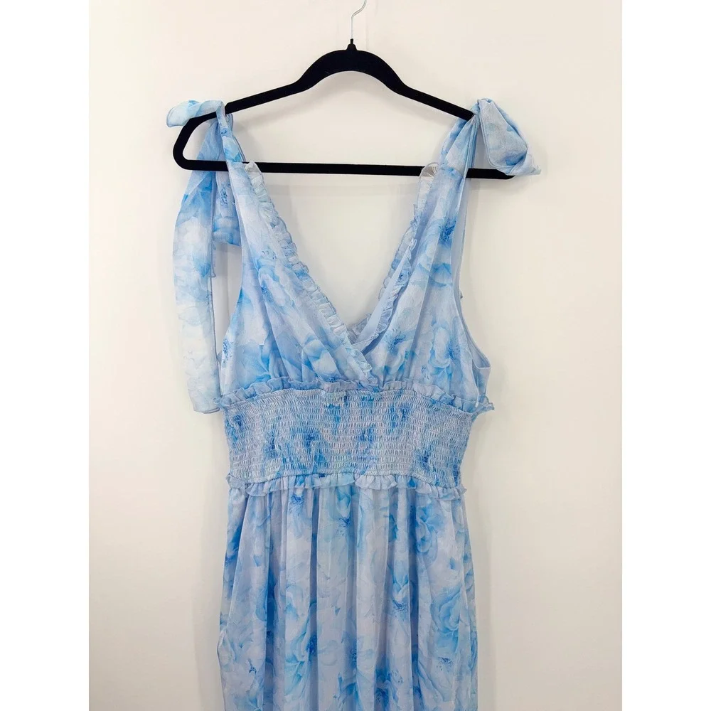 B26 Petal & Pup Fionna Floral Maxi Dress L Blue Flowy Summer Wedding Guest - Picture 5 of 12